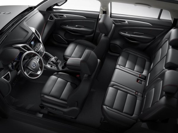 顺时代而生长安CS75尚酷版上市1.5T 6AT角逐市场