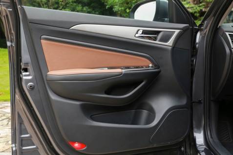 Macintosh HD:Users:Arlene:Desktop:CS75Ī��ɽ�羰ͼ:CS75�п��AT����ͼƬ:����:1V2A0194-4.jpg