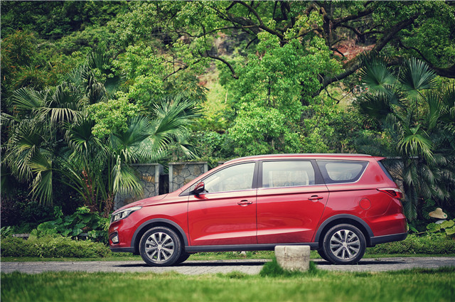 26180240b0dd3d12784896.jpg 买车网