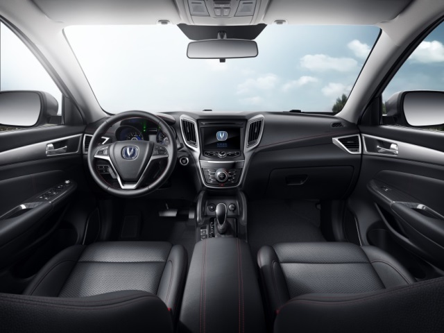 Ʒ������ ����CS75����������SUV�±��