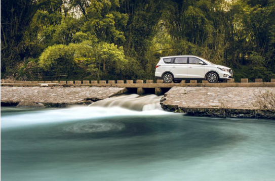 就享多一点 为全新生活而来 长安凌轩荣耀来袭