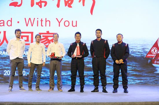 东风公司海外品牌推广五年捧回冠军奖杯